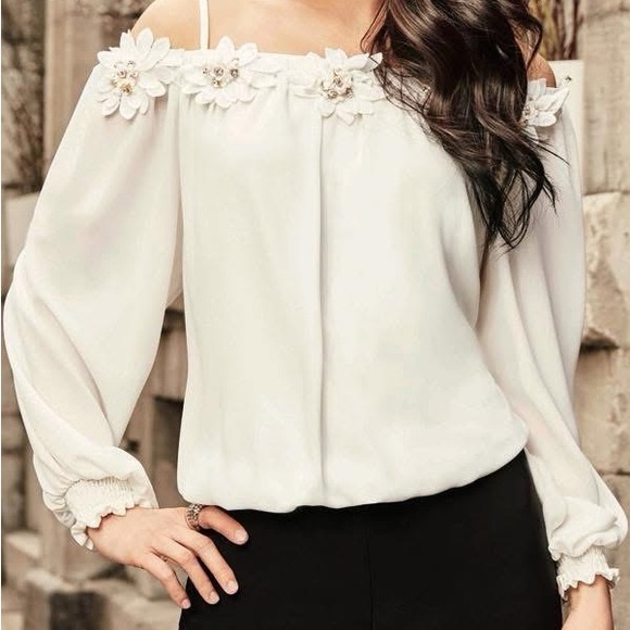 Frank Lyman Design Borge Floral Blouse - Picture 1 of 10